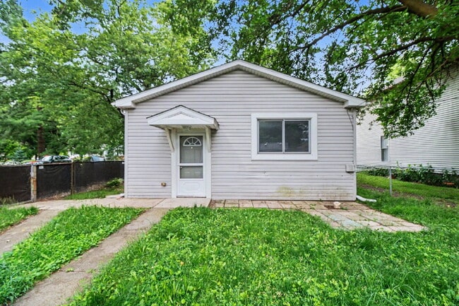 Building Photo - 15504 Leona Dr