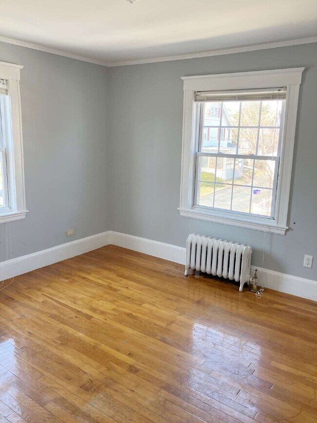 Foto del edificio - NO BROKER FEE!!! Great Quincy location!