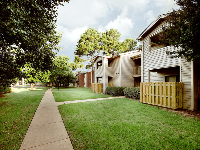 Building Photo - Rocky Creek