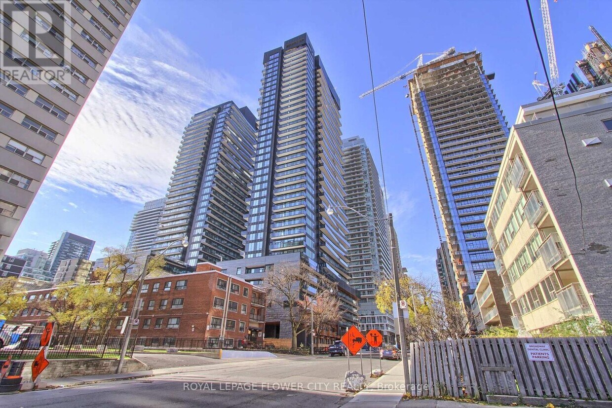 Primary Photo - 117 Broadway Ave
