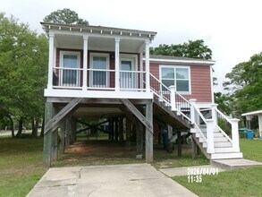 Building Photo - 2209 Choctaw Ave