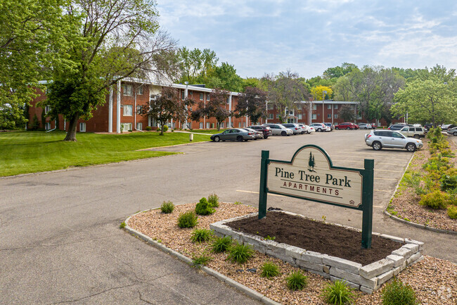 Foto del edificio - Pine Tree Park Apartments