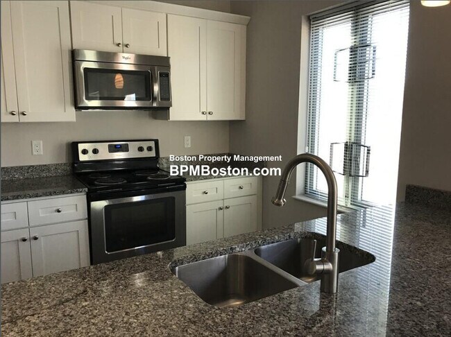 Foto del edificio - 10 Merrymount Rd