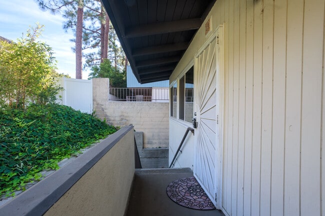 Building Photo - Haverford Apartments