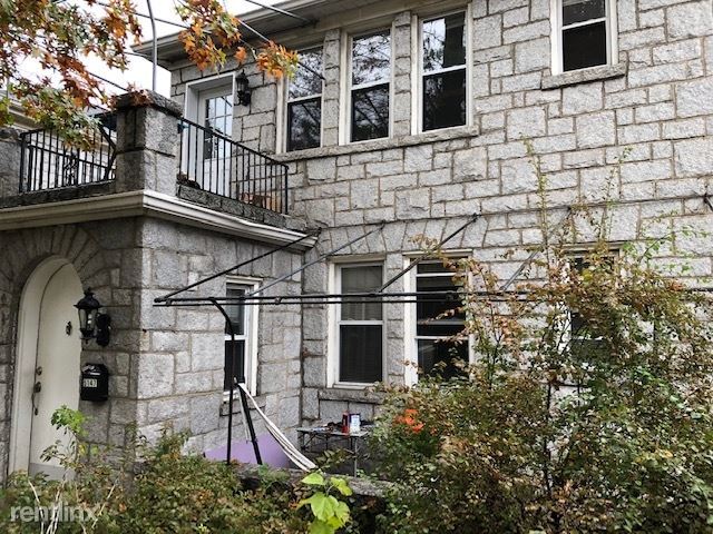 Building Photo - 3 br, 2 bath Townhome - 5149 5th Ave