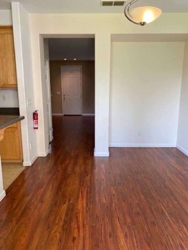 Foto del edificio - North Natomas 2 Story 4 bed 2.5 bath 2 Car...