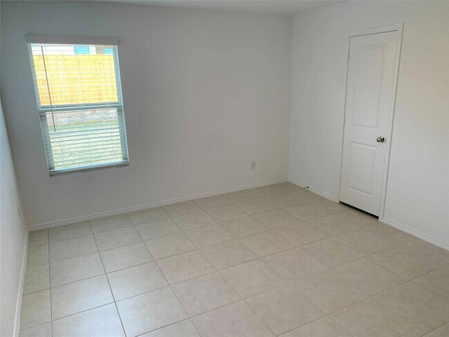 Foto del edificio - 14841 Firerock Rd