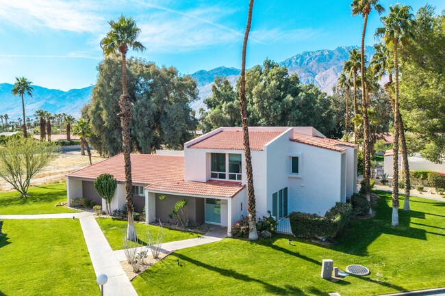 Building Photo - 2521 N Whitewater Club Dr