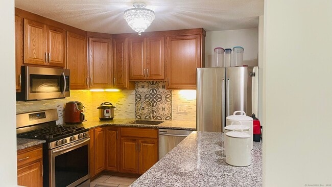 Building Photo - 902 Gray Fox Ln