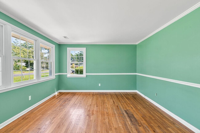 Foto del edificio - 707 Christine Ave