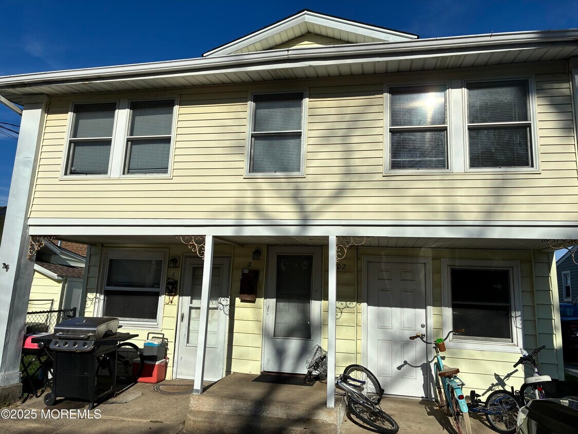 Foto principal - 1802 Pine Terrace