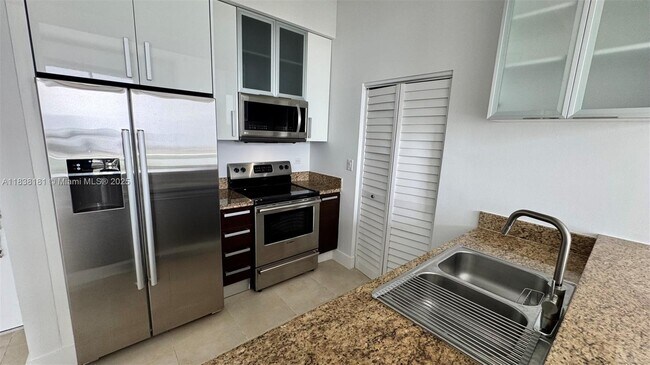 Foto del edificio - 2525 SW 3rd Ave