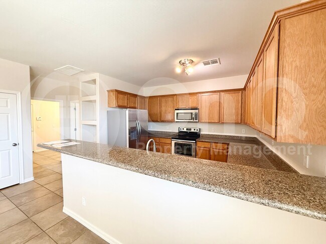 Foto del edificio - 10225 W Camelback Rd