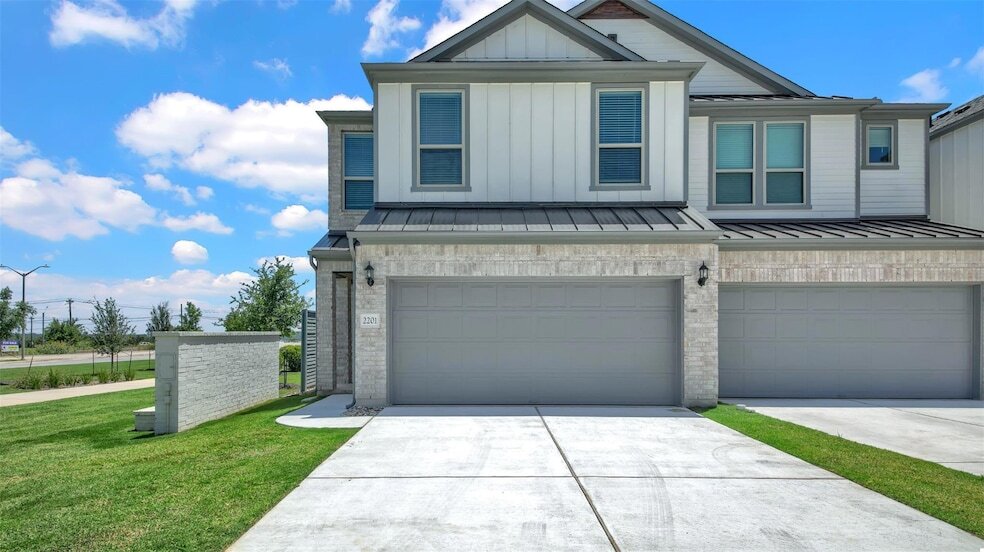 Foto principal - 2725 Woodall Dr
