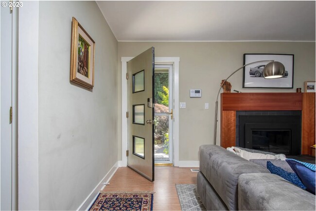 * Unit is not furnished - for illustrative purposes only. - 1120 SE 31st Ave