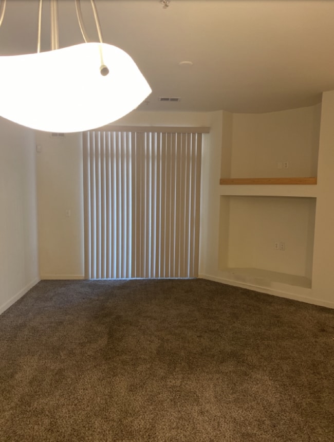 Building Photo - Convenient and Spacious 2BR/2BA in Park Hill of Denver