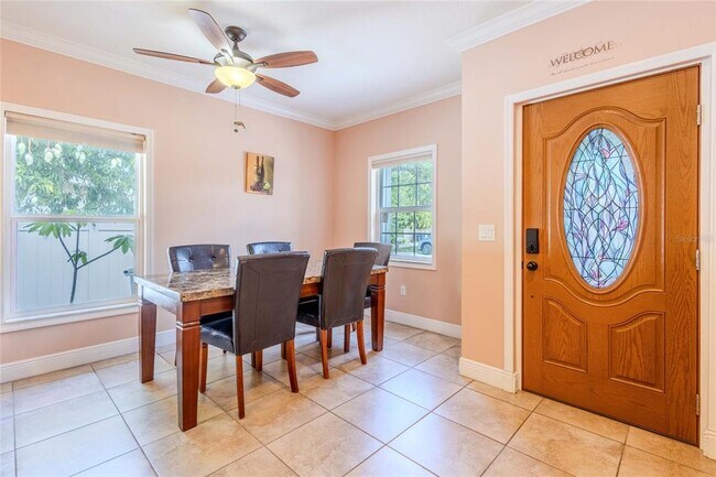 Foto del edificio - 2920 Edgewood Ln