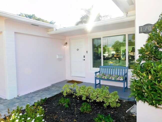 Building Photo - 1702 N L St