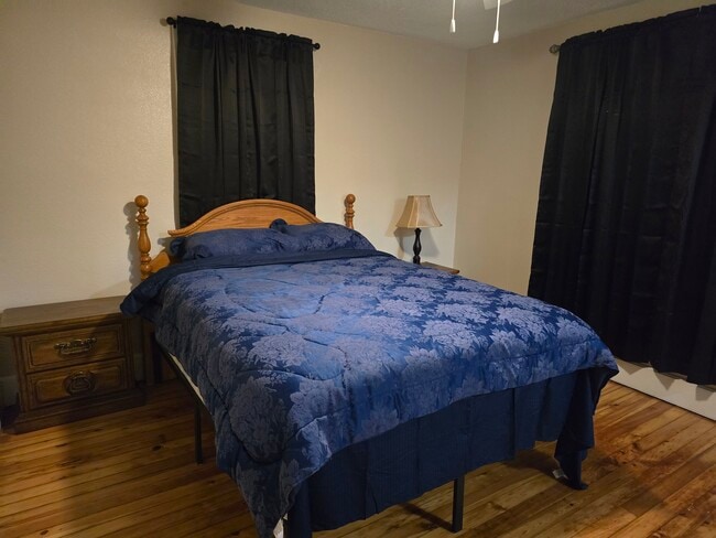 bed 1 - 2107 Windsor Ave