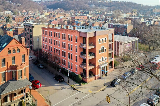 Foto del edificio - 316-318 W North Ave