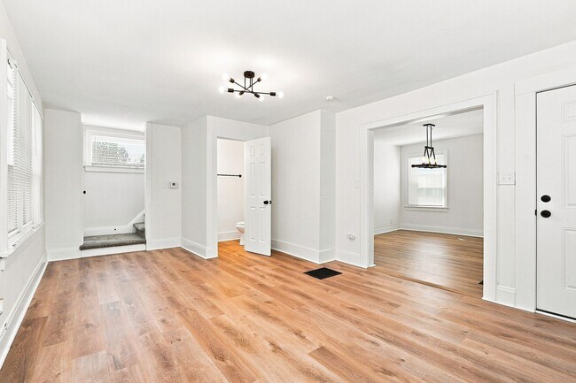 Foto del edificio - 1112 Peters Ave
