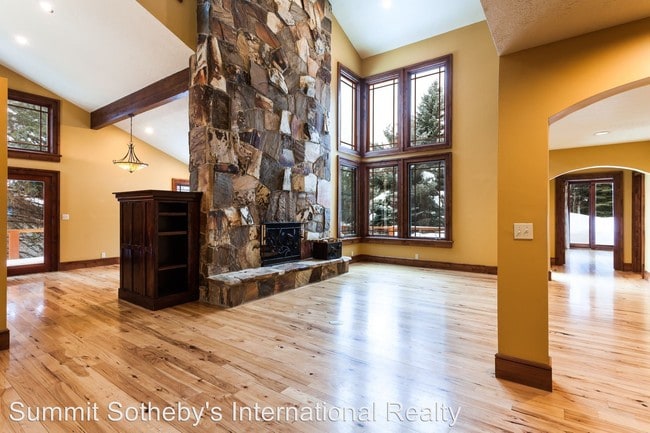 Building Photo - 6 br, 5 bath House - 3205 Crestline Drive