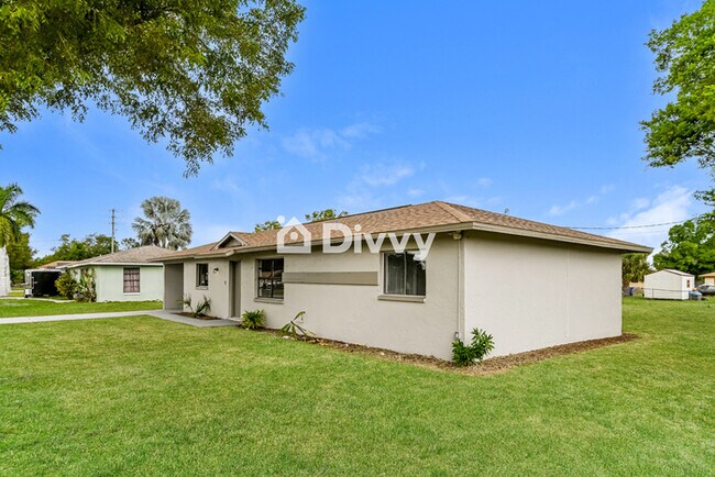 Building Photo - 2715 Lime St, Fort Myers, FL 33916