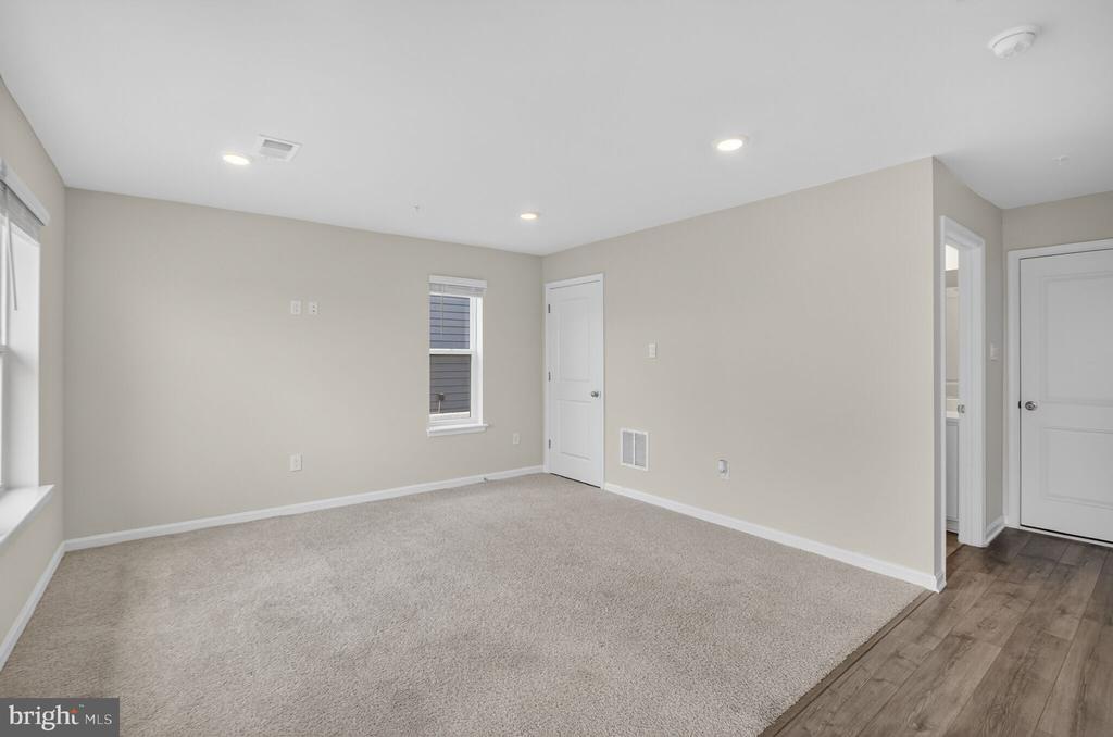 Foto principal - 562 Union St