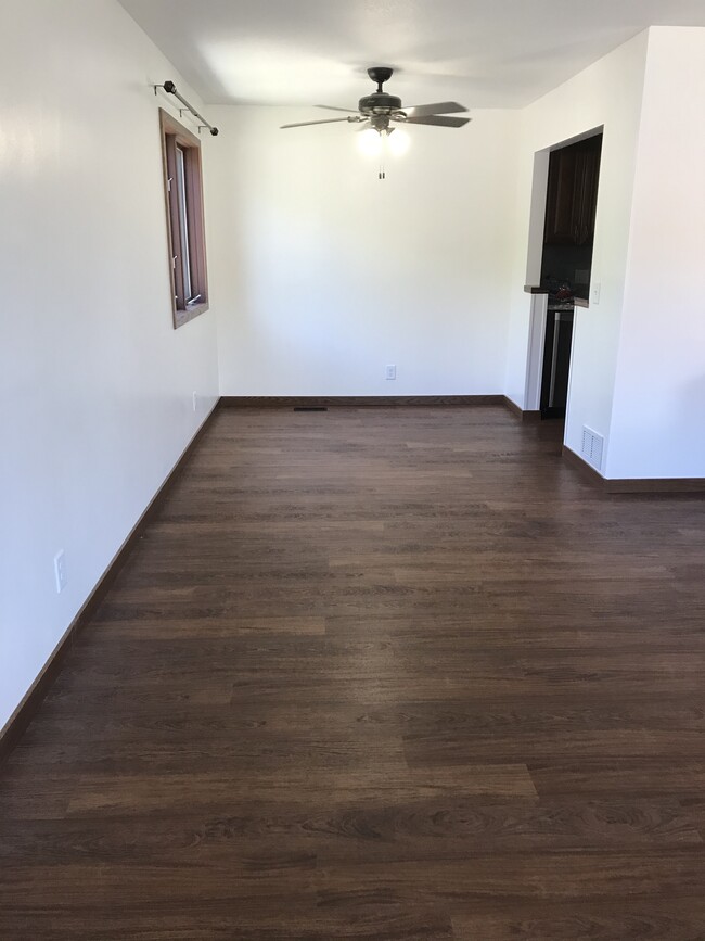 Foto del edificio - 2086 Samuel St