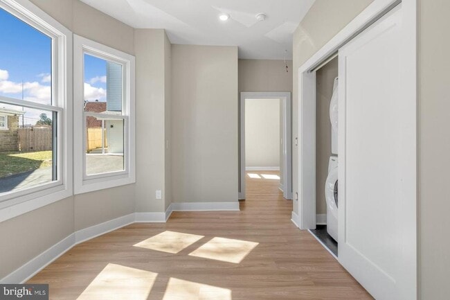 Building Photo - 6712 Ridge Ave