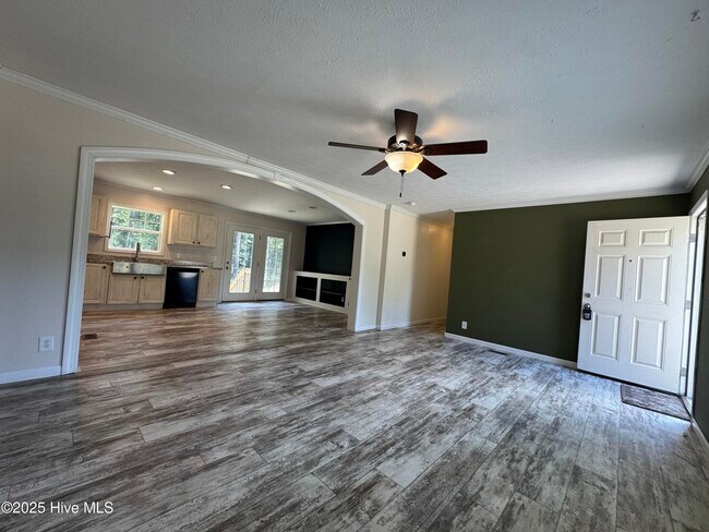 Foto del edificio - 162 Sandy Creek Dr