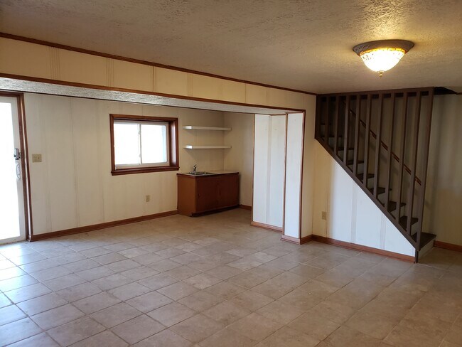 basement - 719 NW South Shore Dr