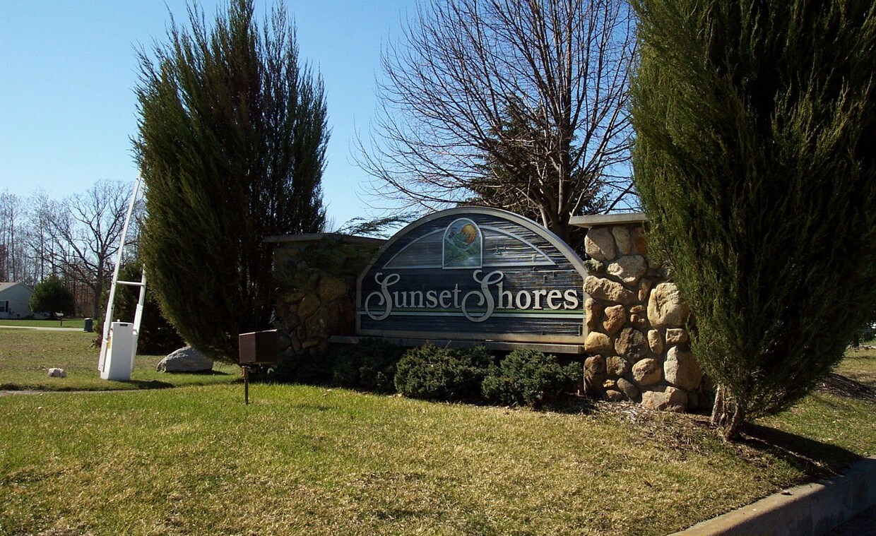Sunset Shores Senior Community Apartments in Stanwood, MI
