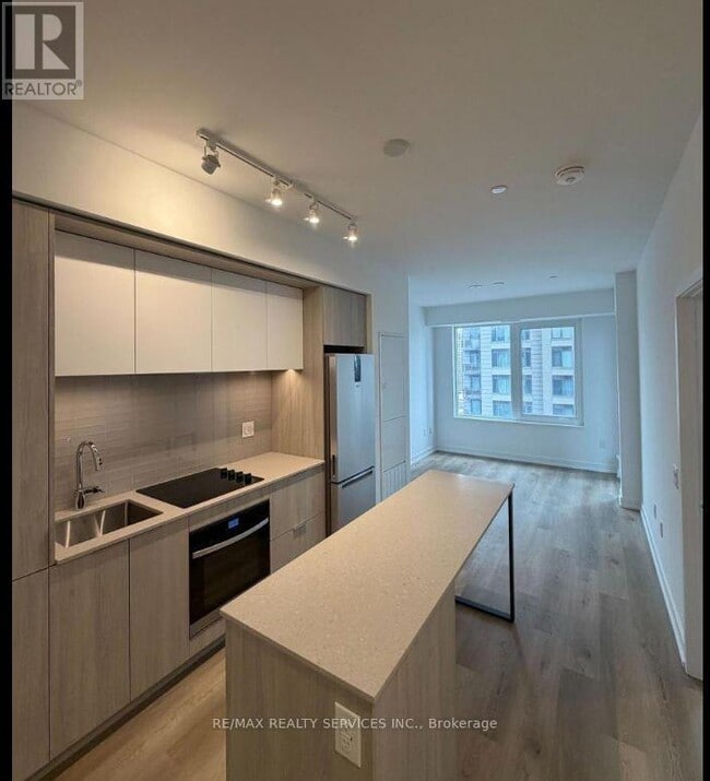 Building Photo - 395 Square One Dr