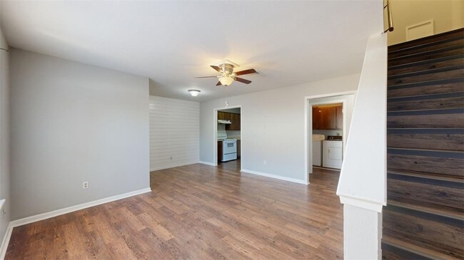 Building Photo - 2803 Longmire Dr