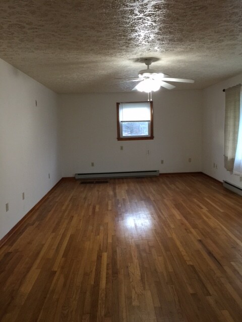 Building Photo - 4526 Scrabble Rd