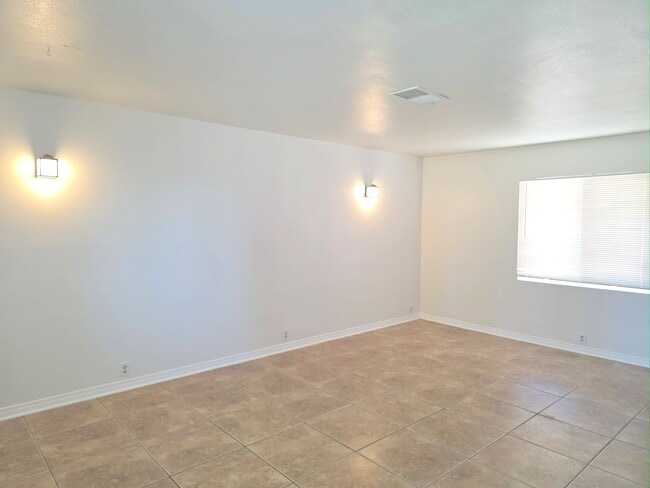 Building Photo - 41128 13th St W