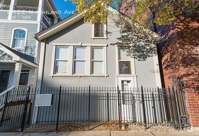 Foto del edificio - 2422 N Ashland Ave