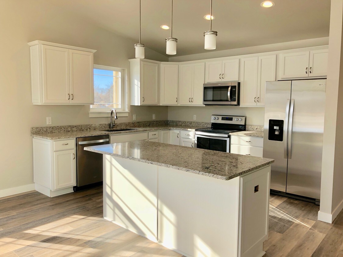 The Reserve at Greenwood Hills (Golf access!) Apartments 2725 Reserve Dr Wausau, WI