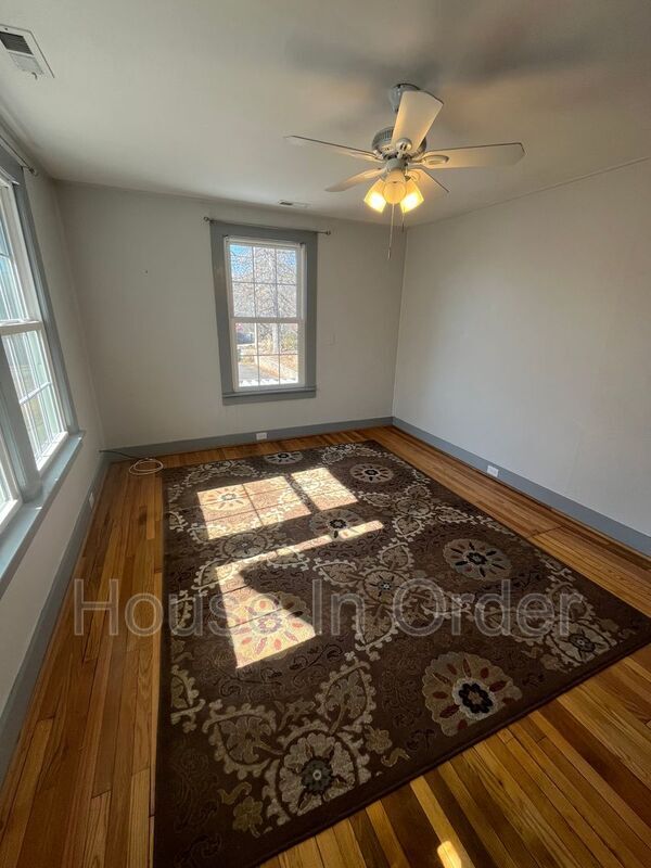 Foto del edificio - 144 Chestnut St