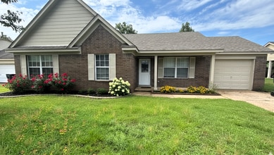 Building Photo - 175 Pine Ridge Ln