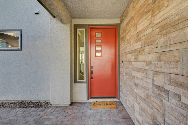 Building Photo - STUNNING 2 Story, 3 Bedroom Home in INSPIR...