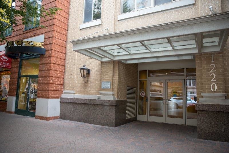 Foto principal - 1220 N Fillmore St