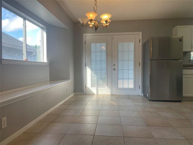 Foto del edificio - 2407 Glen Field Dr
