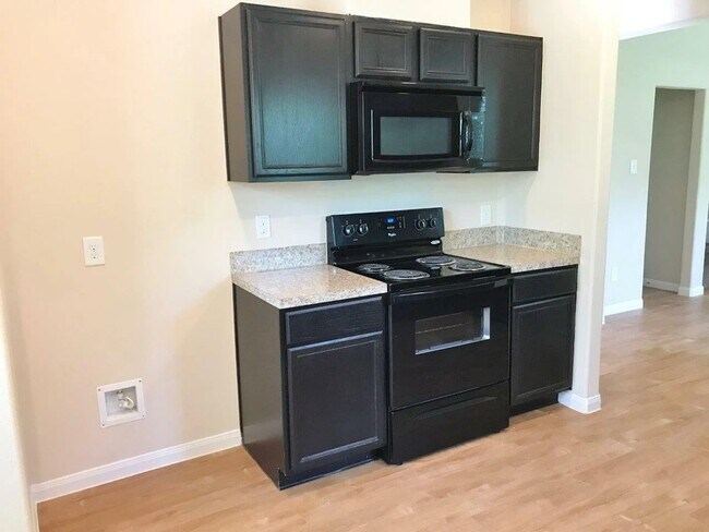 Foto del edificio - 12710 Brightwood Dr