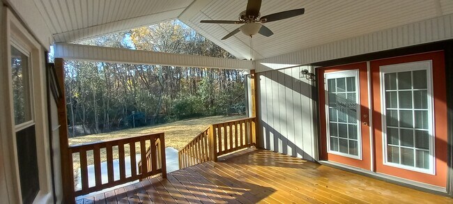 Building Photo - 2102 Shannon Dr