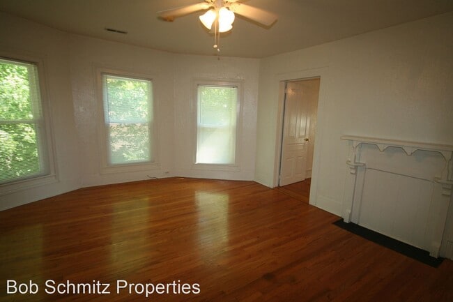 Building Photo - 818 Clarendon St