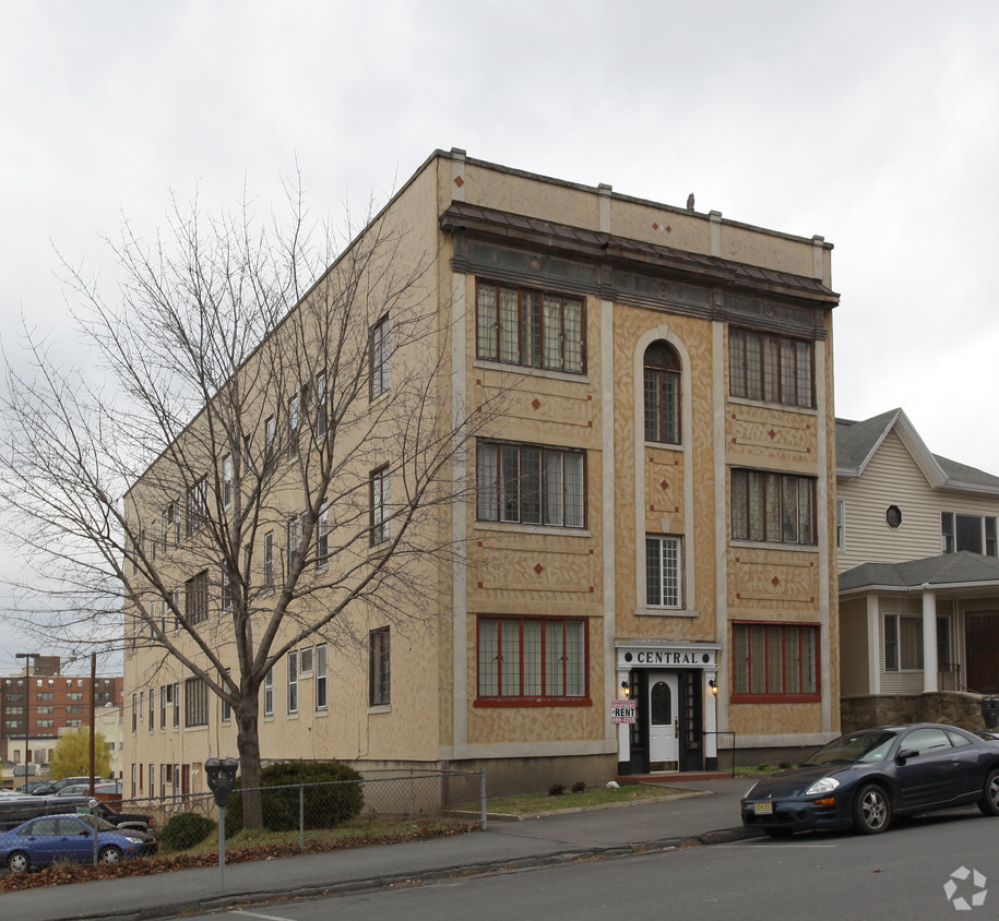 Primary Photo - Central Apartments