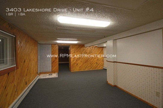 Building Photo - 3403 Lakeshore Dr