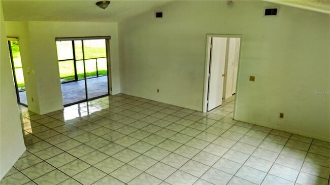 Building Photo - 3346 Mazur Dr